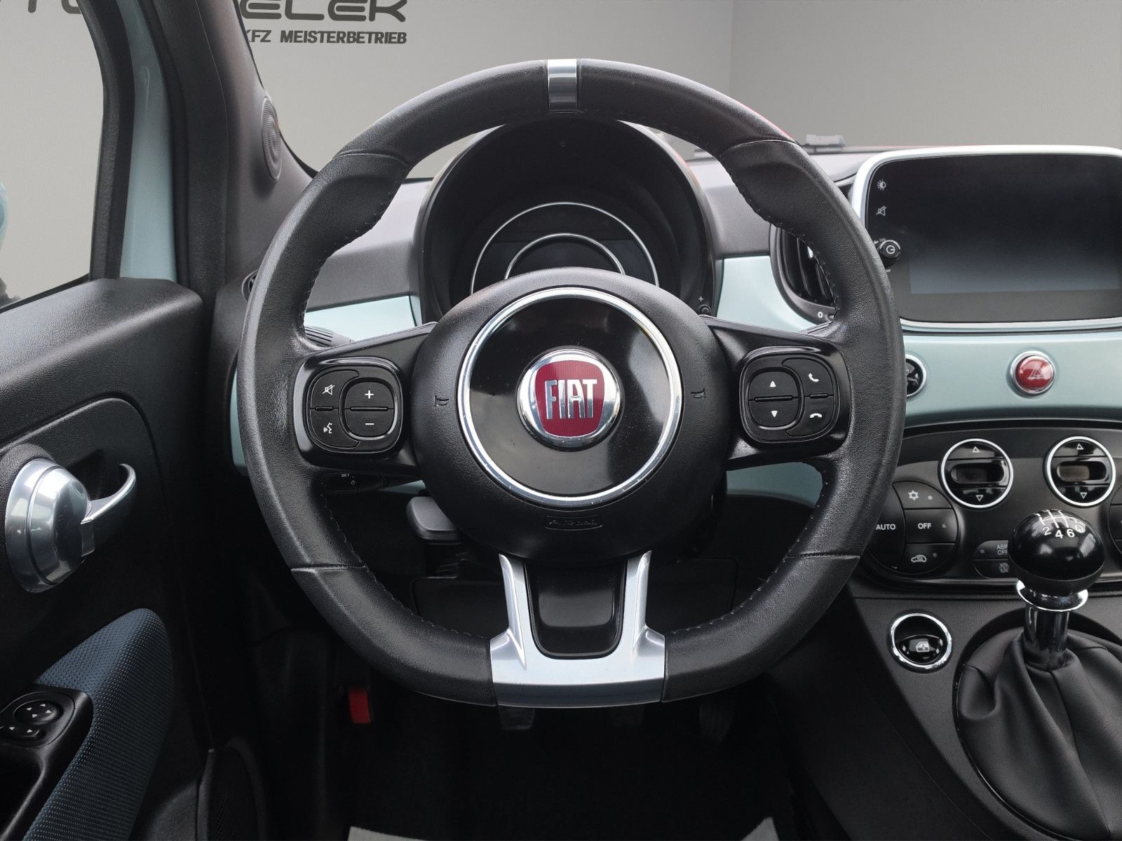 Fahrzeugabbildung Fiat 500 Launch Edition Panorama-Dach  Apple Carplay