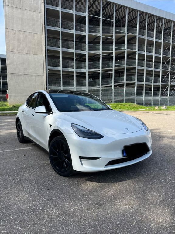 Image of Tesla Model Y