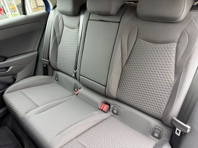 Fahrzeugabbildung Volkswagen T-Roc LIFE 1,5 eTSI DSG NAVI LED SHZ KEYLESS KAM