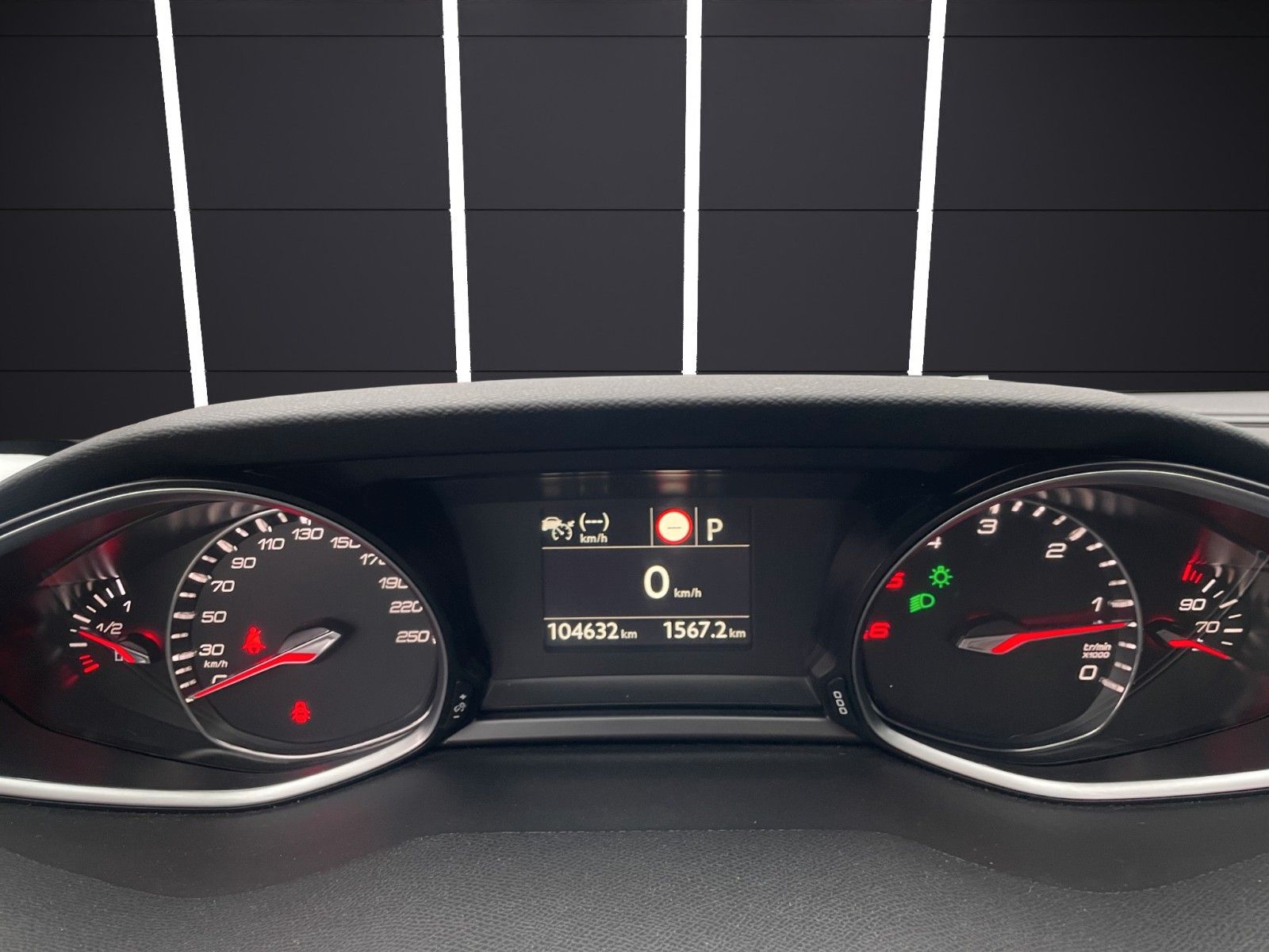 Fahrzeugabbildung Peugeot 308 SW Allure Pack*AHK*Kamera*Ambiente*Navi*