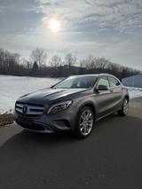 Mercedes-Benz GLA 220 d 4MATIC Shz-Xenon-Leder-Navi - Mercedes-Benz GLA 220 von privat