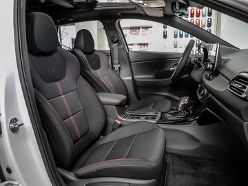 Hyundai i30 Spurhalteassistent Navi Digitales Cockpit