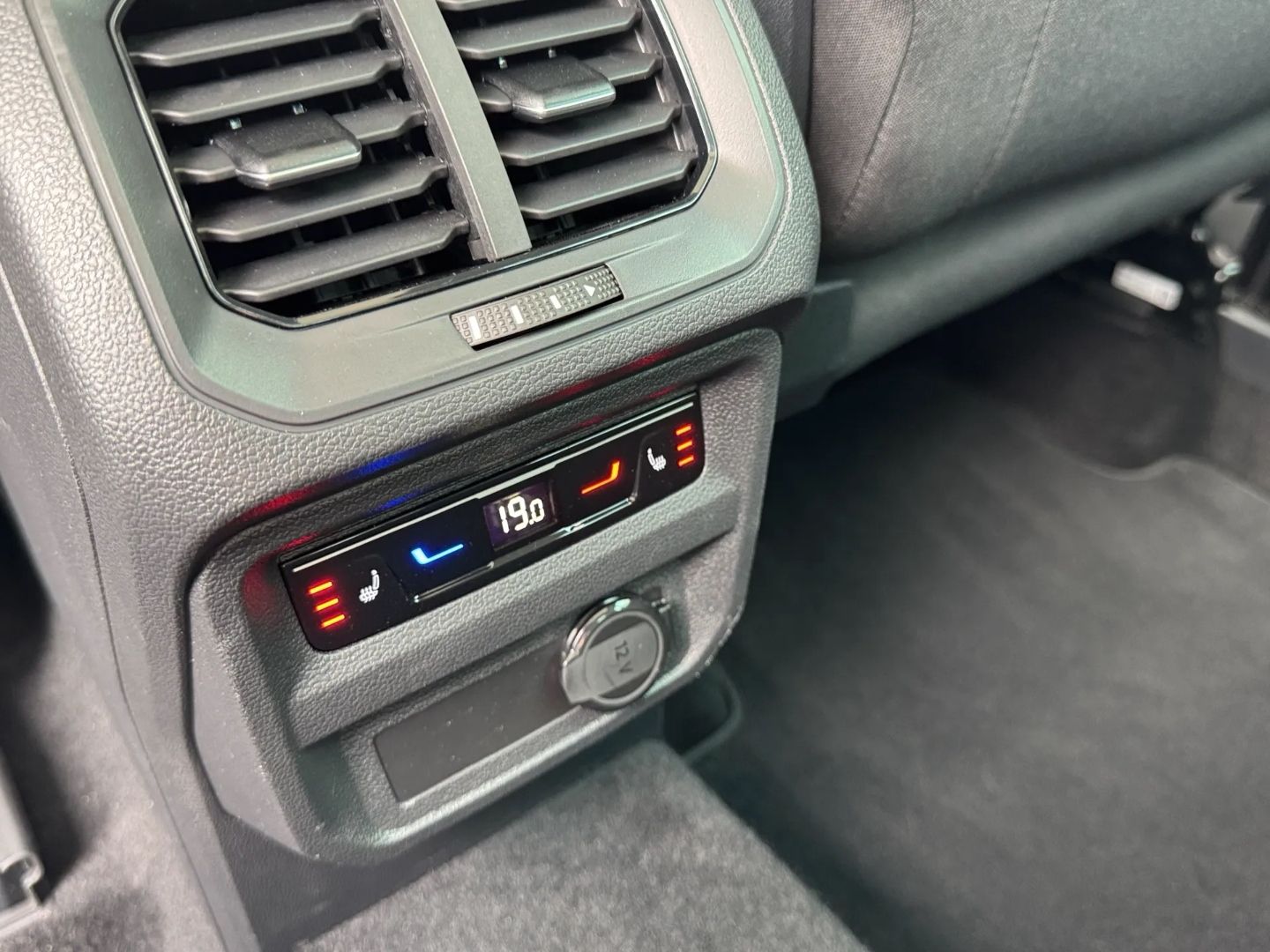 Tiguan 2.0 TDI DSG Elegance *NAVI*MATRIX*PANO*
