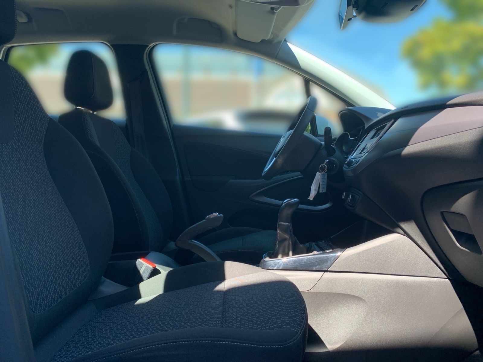 Fahrzeugabbildung Opel Crossland X 1.2 Selection S/S Parkpilot