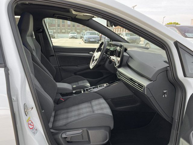 Volkswagen Golf VIII GTE 1.5 TSI DSG eHybrid Navi LED-Matri foto 5