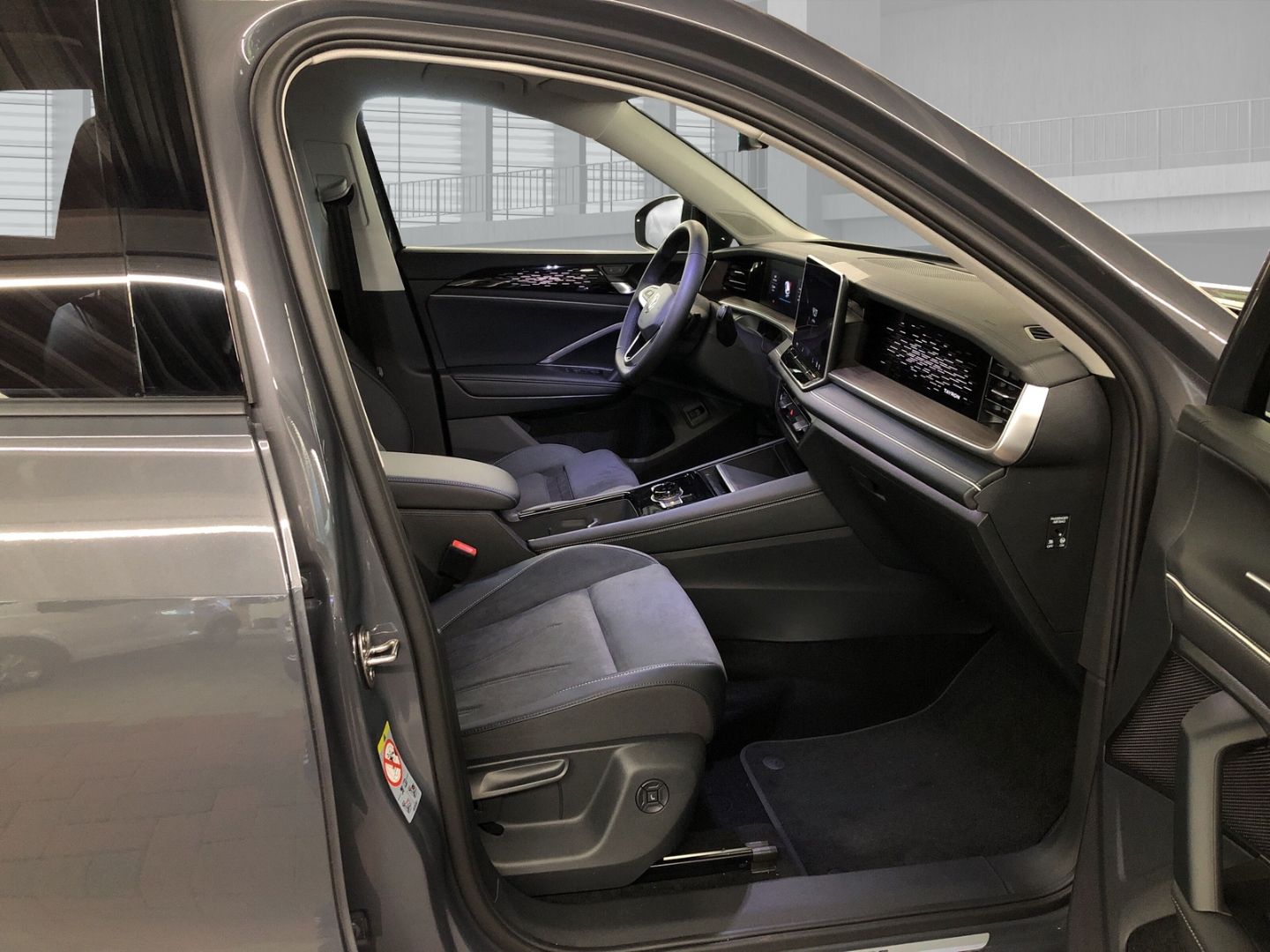 Fahrzeugabbildung Volkswagen Tayron Elegance 2.0 TDI DSG 4Motion AD AHK-klapp
