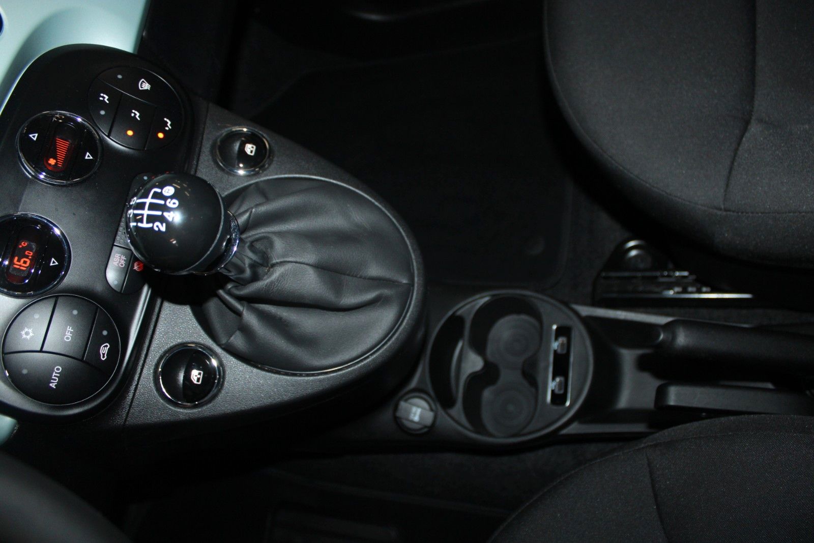 Fahrzeugabbildung Fiat 500C CABRIO Hybrid DOLCEVITA DAB PDC APP LINK