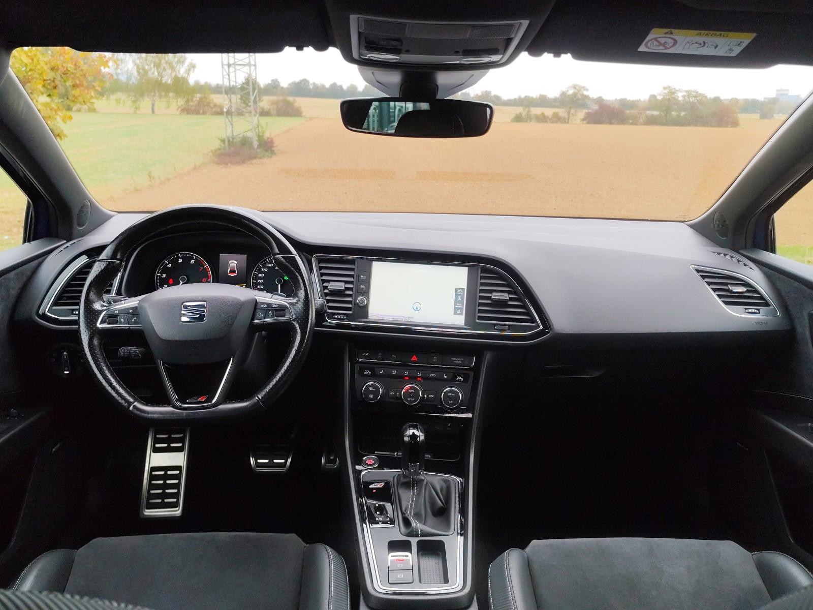 Seat Leon SC Cupra 2.0 300ch - 2 ème main - Alcantara - Brembo - Carnet entretien - Camera - CT récent - Non fumeur
