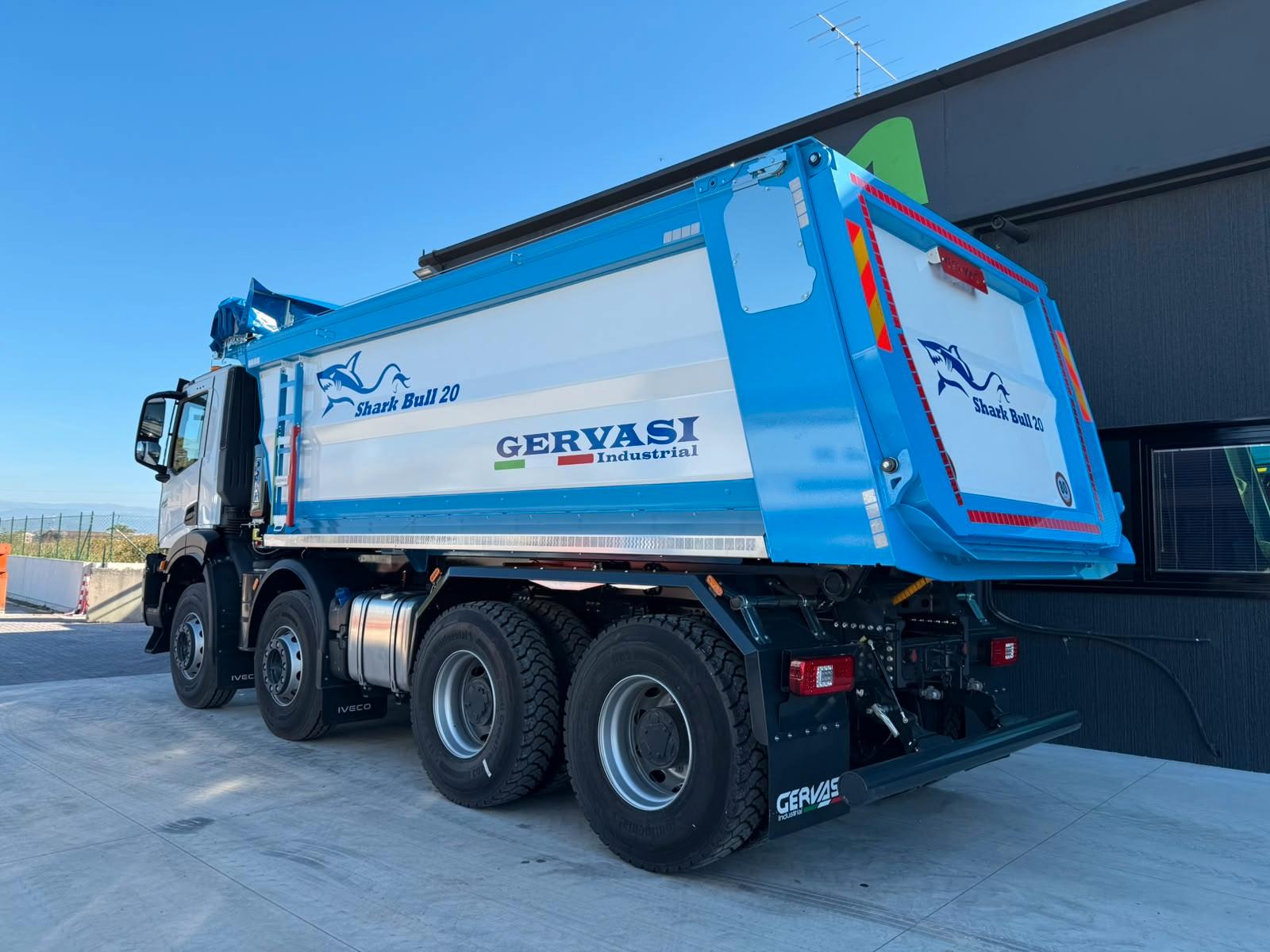 Iveco T-Way 410T54 8x4 Kipper 20cbm Euro6