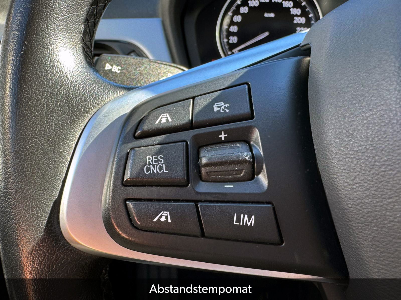 Fahrzeugabbildung BMW X1 xDrive25e Advantage ACC KAM LED PANO AHK SHZ