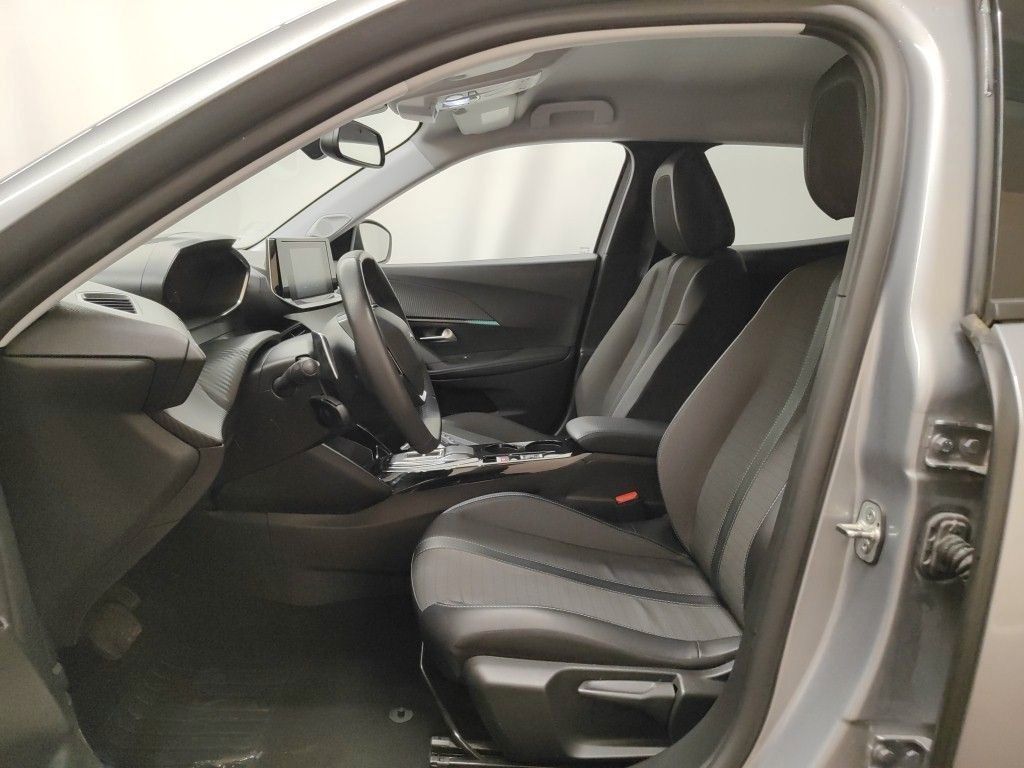 Fahrzeugabbildung Peugeot 2008 Allure 1.2T LED/NAVI/PDC/R´CAM/ALU