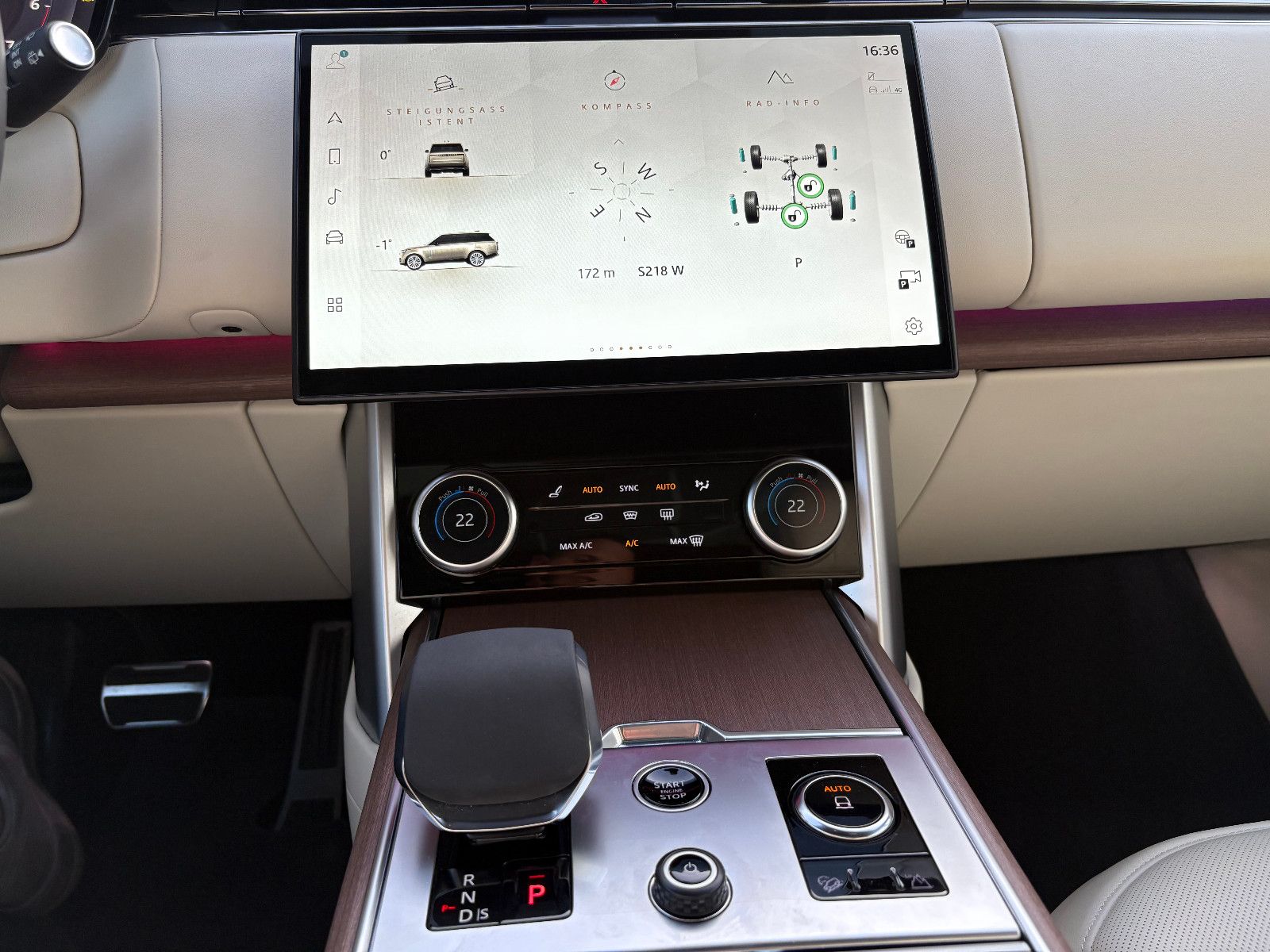 Fahrzeugabbildung Land Rover Range Rover HSE/FOND-TV/MASSAGE/PANO/360°/VOLL