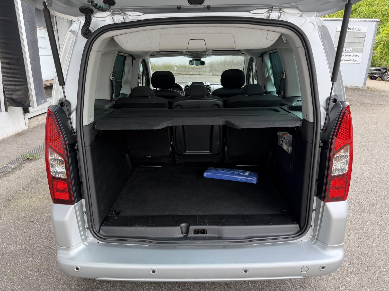 Peugeot Partner Allure Navi Kamera Tempomat Sitzheizung