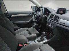 AUDI Q3 2.0 TDI quattro S tronic sport/Bose/AHK/DAB/