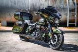 Harley-Davidson FLHXSE  CVO Street Glide 117-Envious Green Fade - HARLEY-DAVIDSON STREET GLIDE