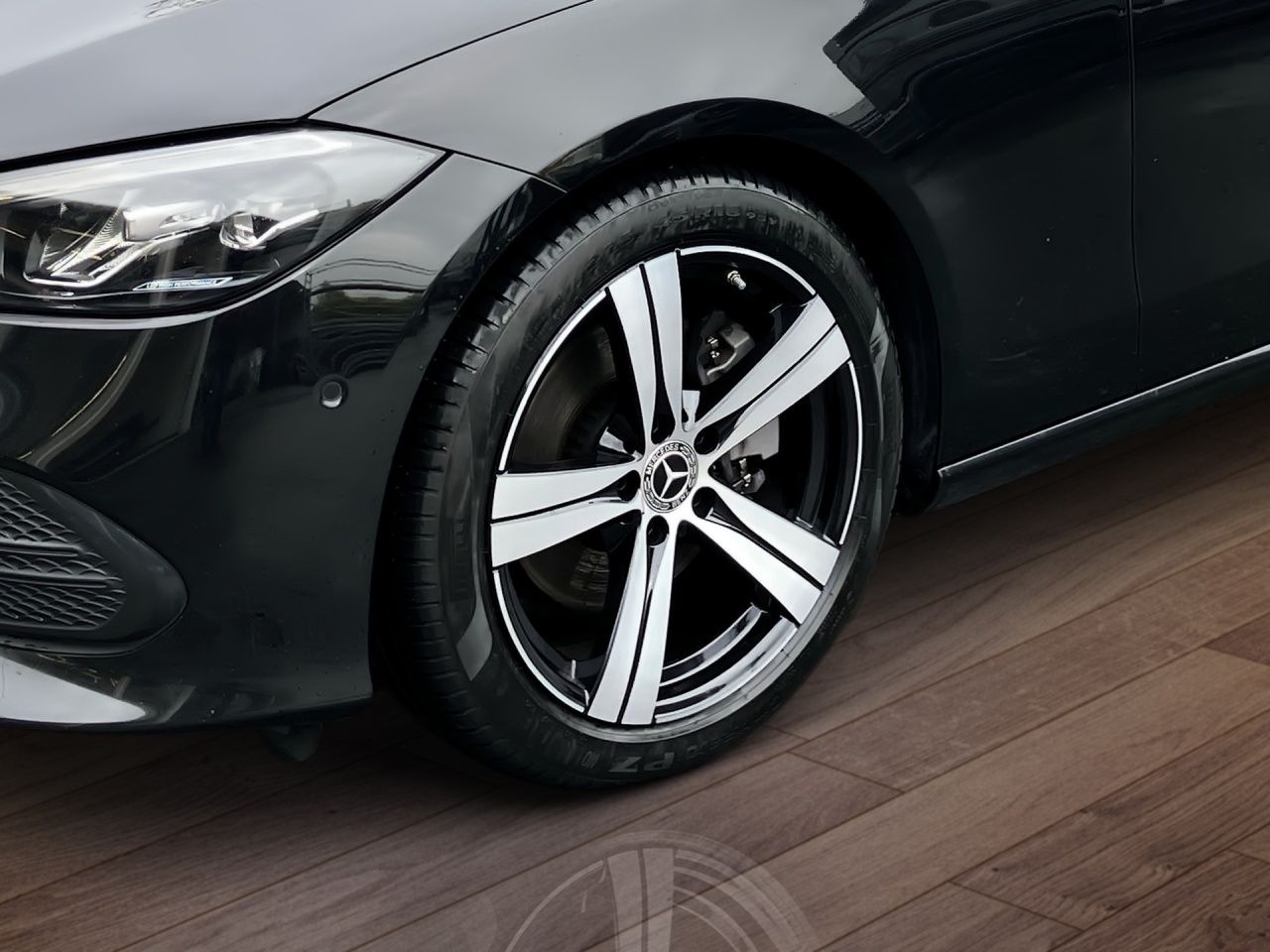 Fahrzeugabbildung Mercedes-Benz C 220 d 4M T AVANTGARDE+AHK+ALLRAD+LED+AMBIENTE+