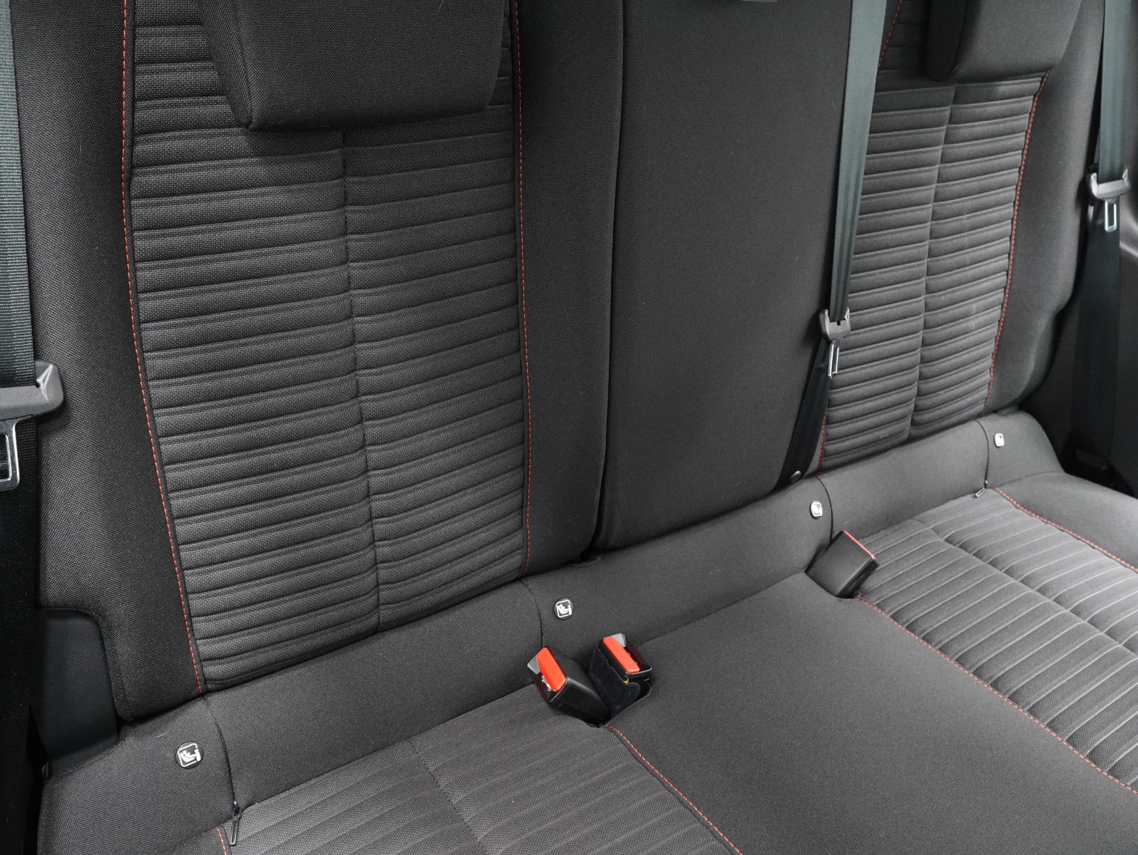 Fahrzeugabbildung Peugeot e- 208 136 Active Pack 50KWH/WÄRMEPUMPE/LED/SOH