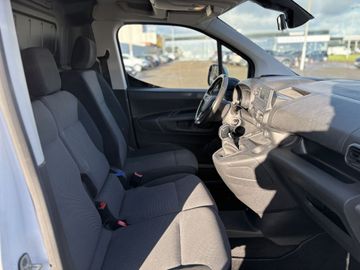 Fotografie des Opel Combo Cargo 1.5 D Edition AHK