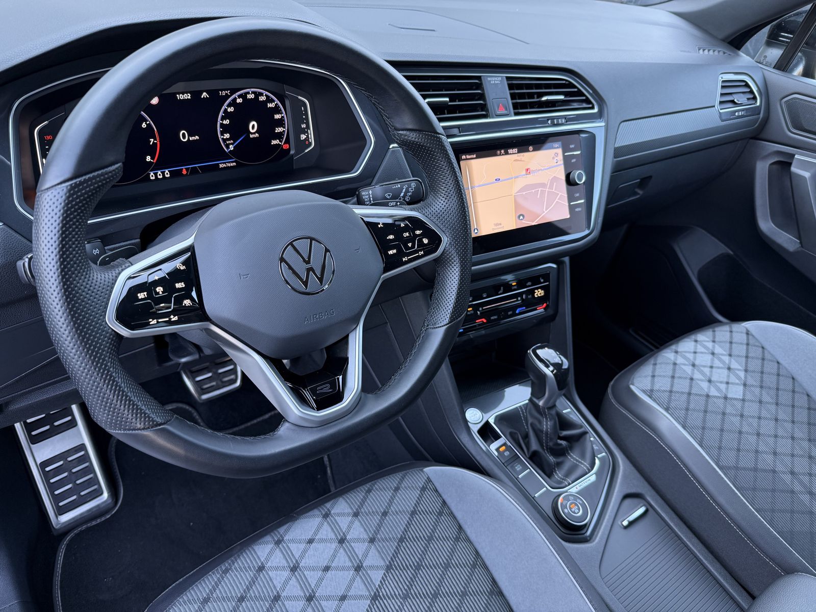 Fahrzeugabbildung Volkswagen Tiguan Allspace 2.0 TSI R-Line 4M NAV+MATRIX+ACC