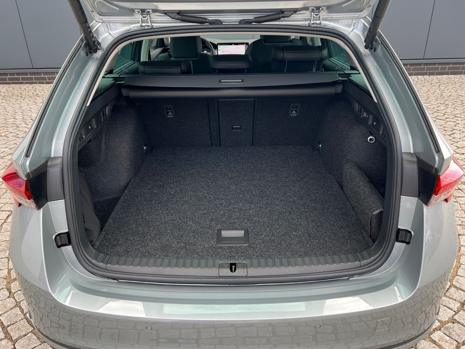 Fahrzeugabbildung SKODA Octavia Combi Balance 1.5 TSI mHEV DSG *AHK, Tra