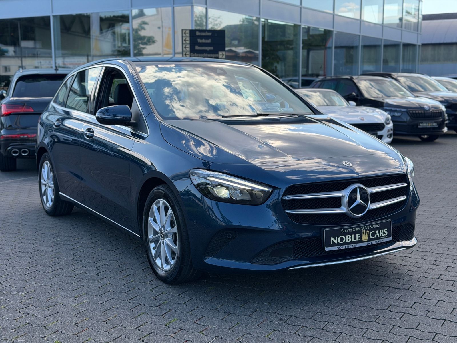 Fahrzeugabbildung Mercedes-Benz B 200 Progressive KLIMA LED NAV RFK SHZ ALU