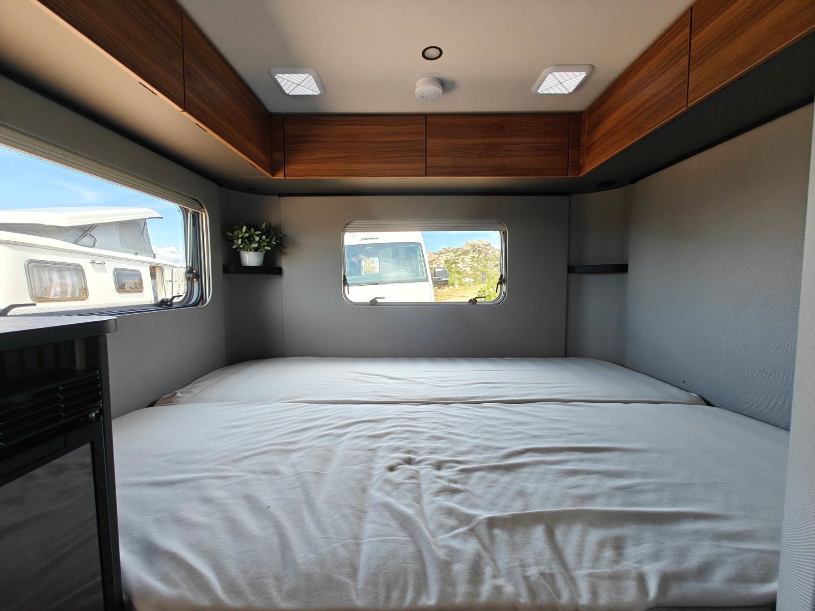 Fahrzeugabbildung HYMER / ERIBA / HYMERCAR Feeling 425 2026