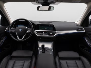 Fahrzeugabbildung BMW 320d xD Sport Line Kamera Laser HiFi AHK Komfort