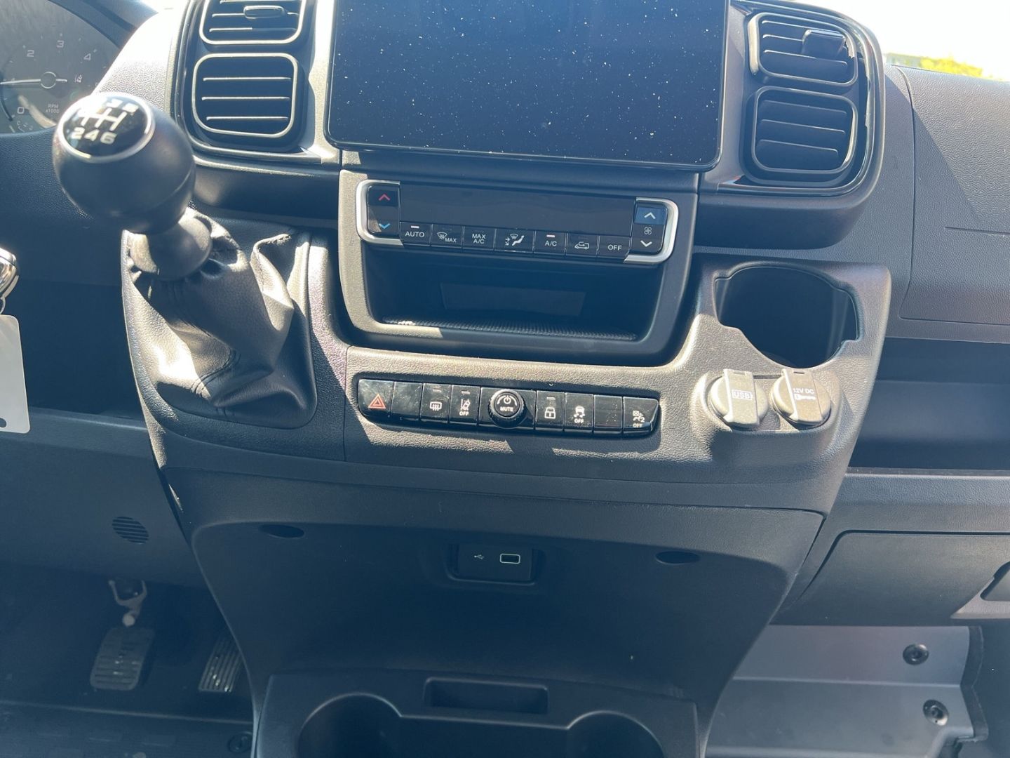 Fahrzeugabbildung Peugeot Boxer KW 2.2 35 L3H2 BlueHDi 140 AHK-abn. Navi