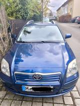 Toyota Avensis Combi 2.0 D-4D - - Toyota Avensis Gebrauchtwagen in München