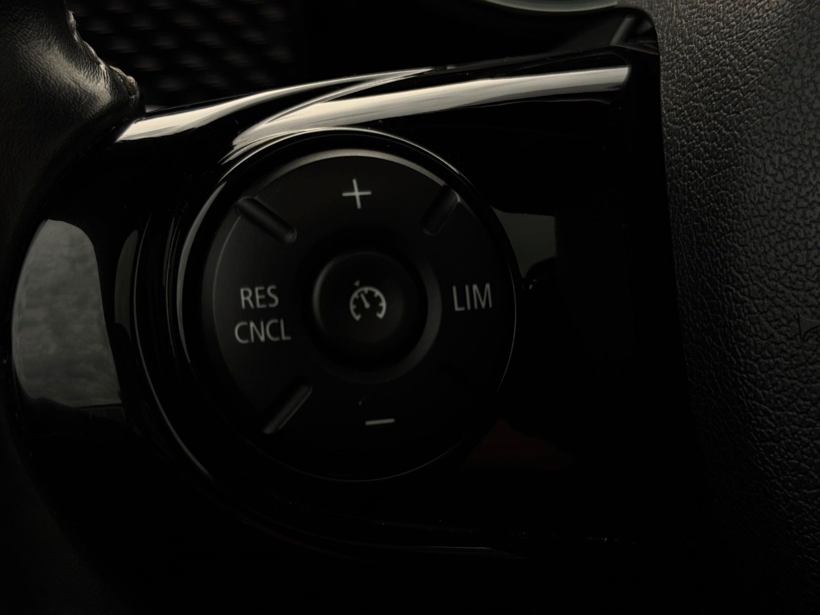 Fahrzeugabbildung MINI Cooper S Panoramadach Tempomat SHZ PDC BLT
