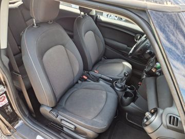 MINI One First - 7