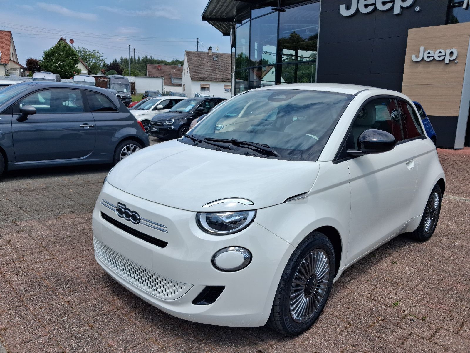 Fahrzeugabbildung Fiat 500 1.0 Hybrid FireFly 48 kW Icon