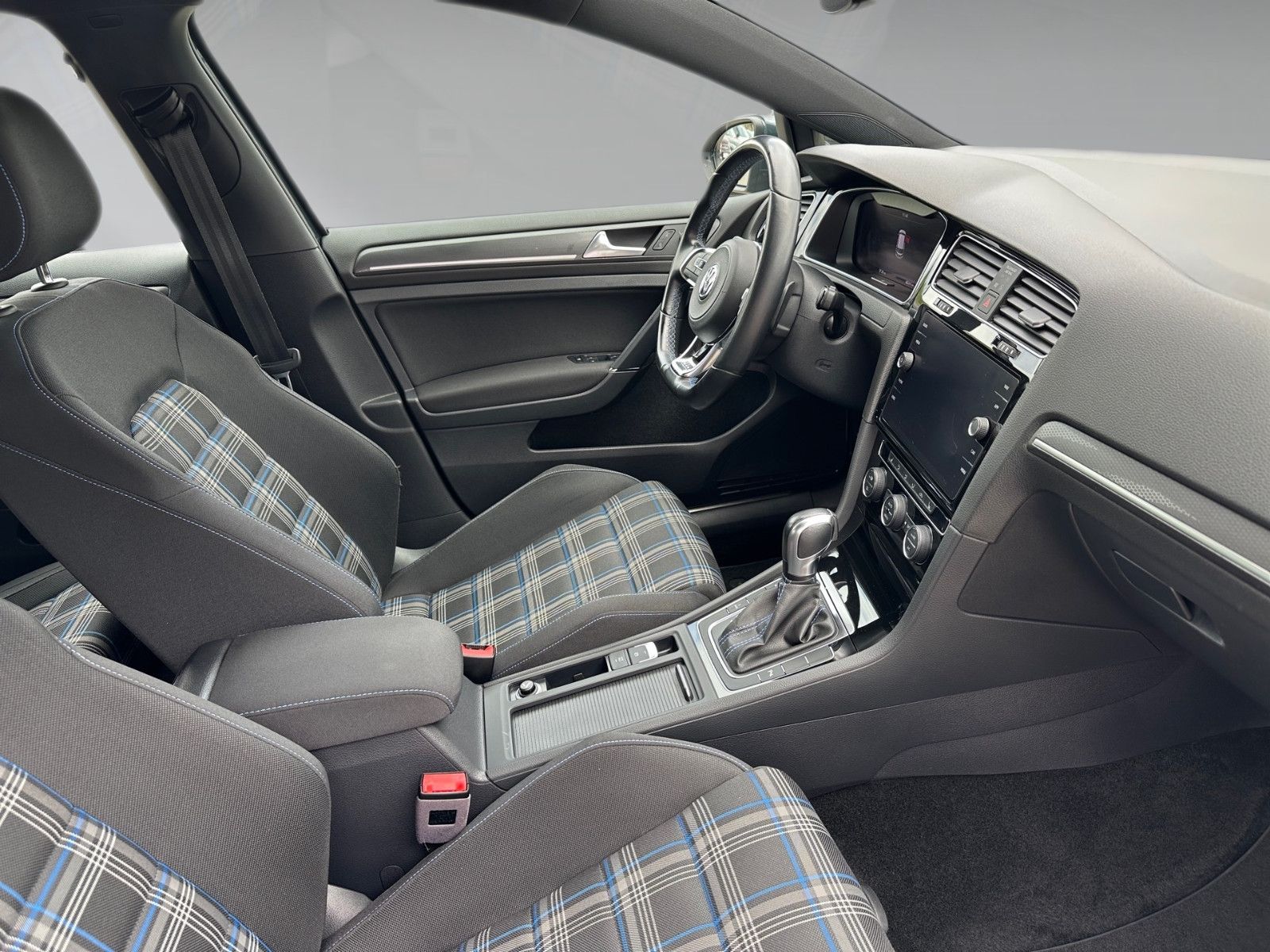 Volkswagen Golf VII Lim. GTE Start-Stopp – Bild 4