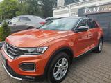 Volkswagen T-Roc IQ.DRIVE*NUR 80.750KM*NAVI*KAMERA*XENON* - Volkswagen T-Roc mit Diesel-Antrieb: Limousine