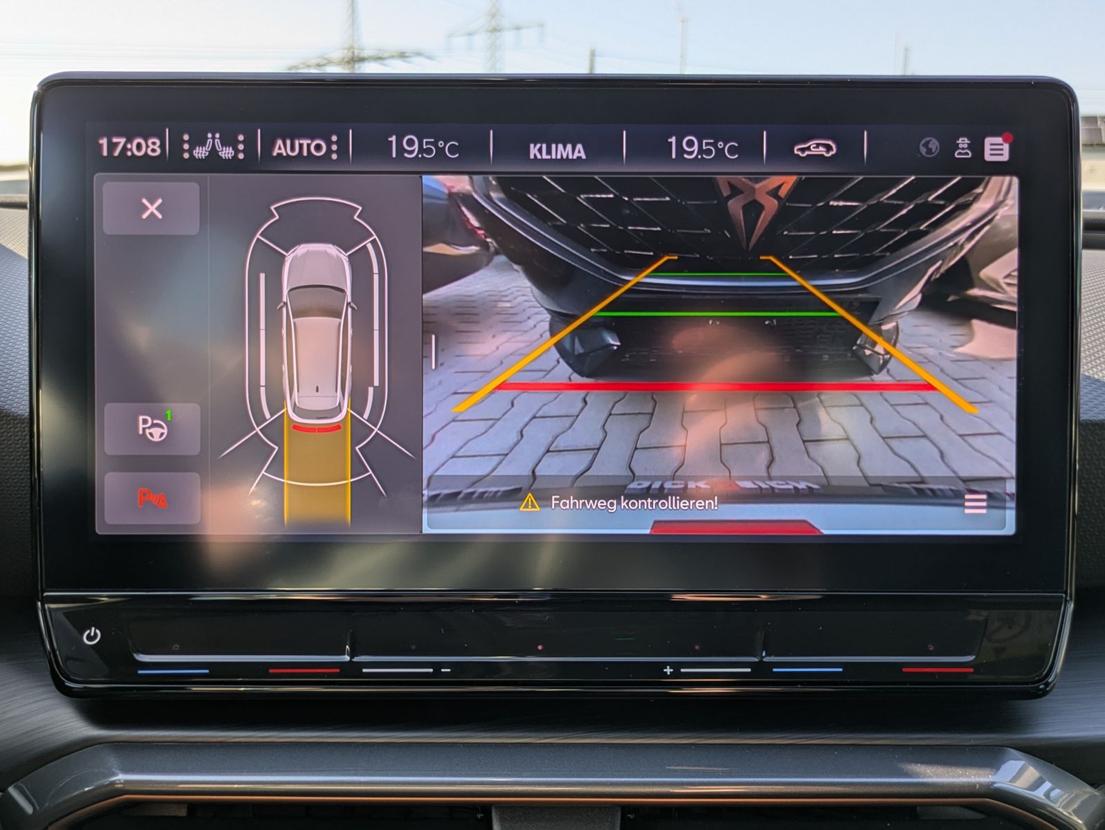 Fahrzeugabbildung CUPRA Leon 1.5 eTSI DSG MATRIX-LED*AHK*ACC*KAMERA*18"