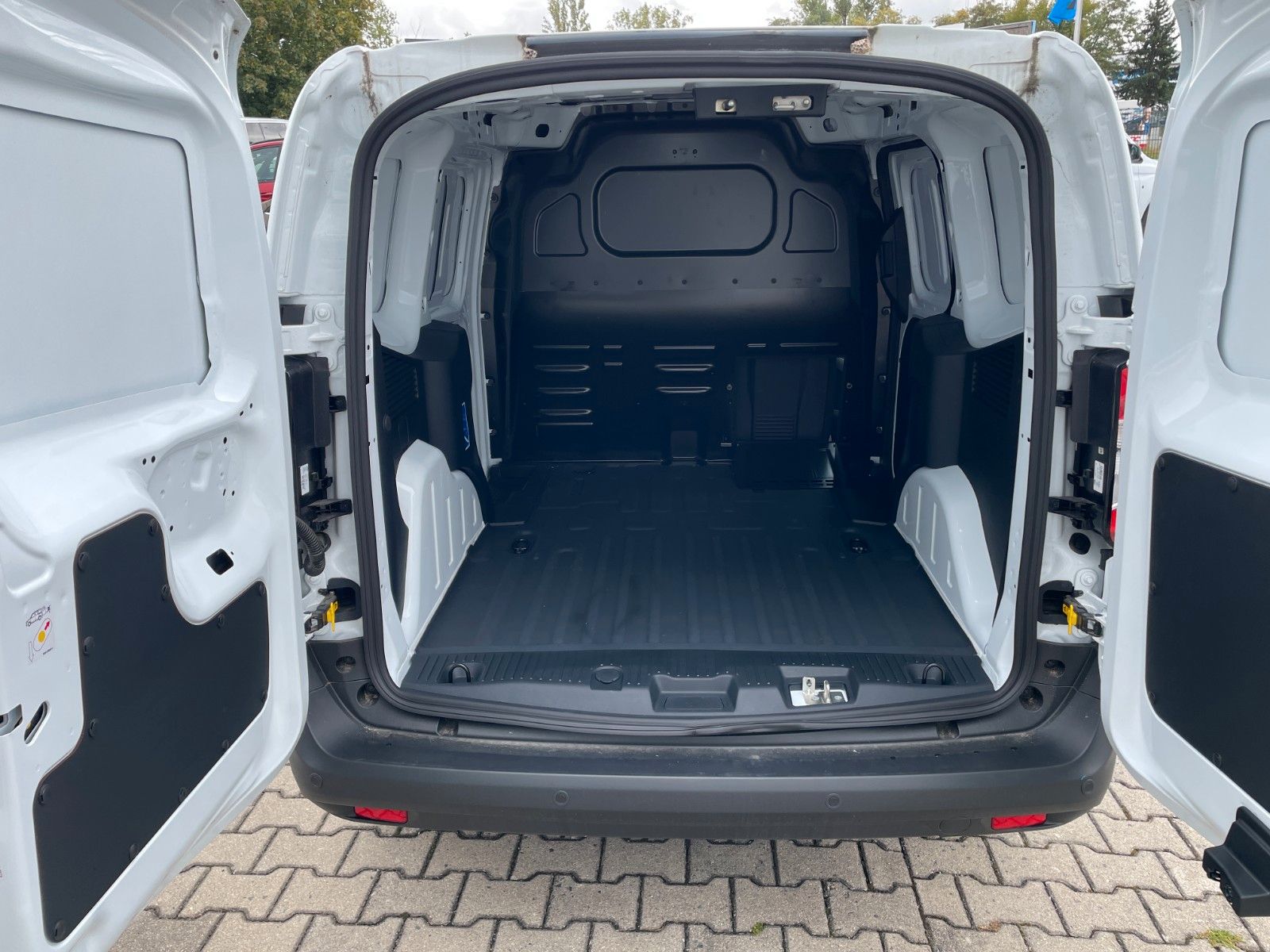 Fahrzeugabbildung Ford Transit Courier Trend Tageszulassung