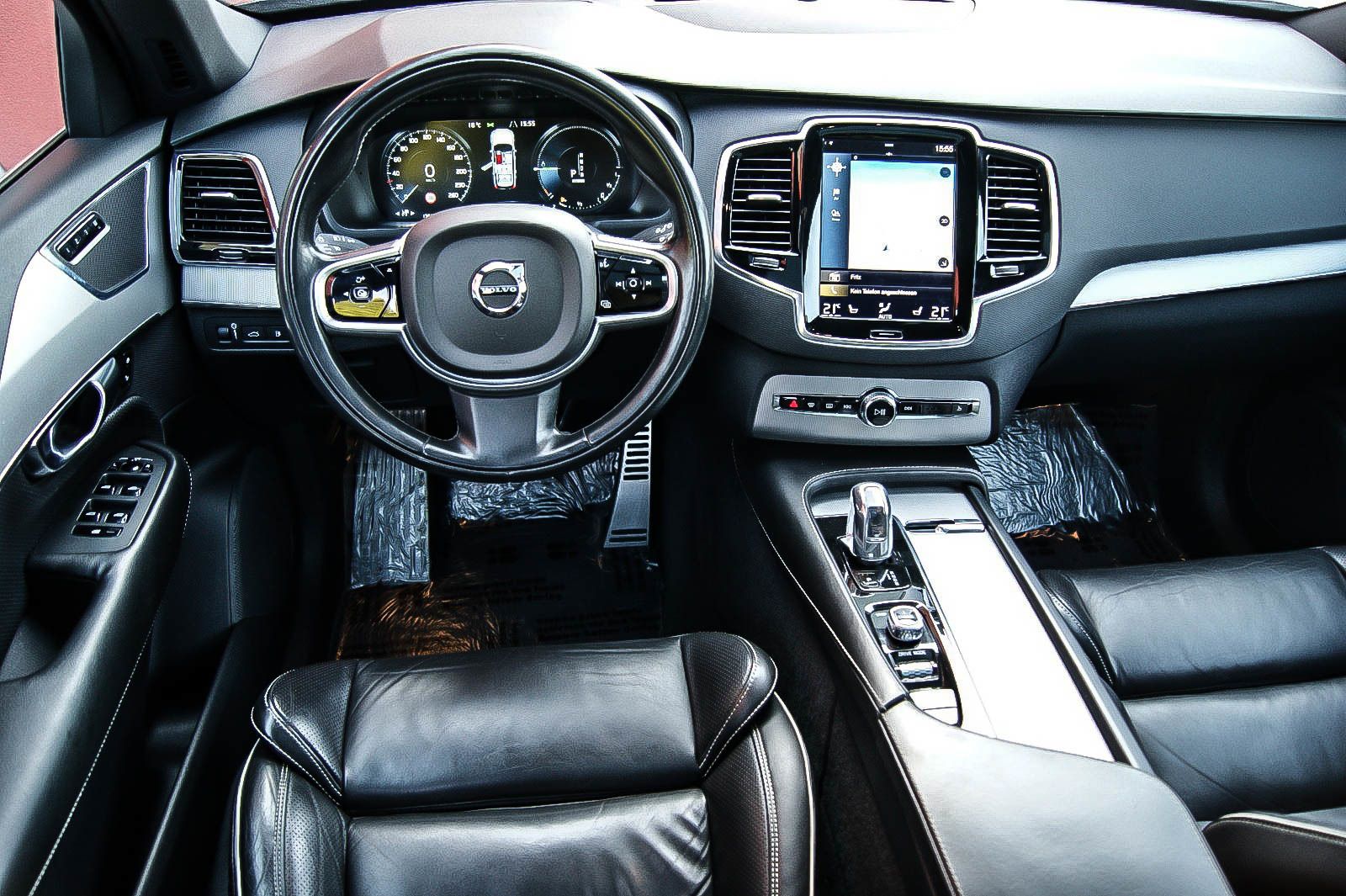 Fahrzeugabbildung Volvo XC90 T8 Hybrid R-DESIGN AWD 22-ZOLL STANDHEIZUNG