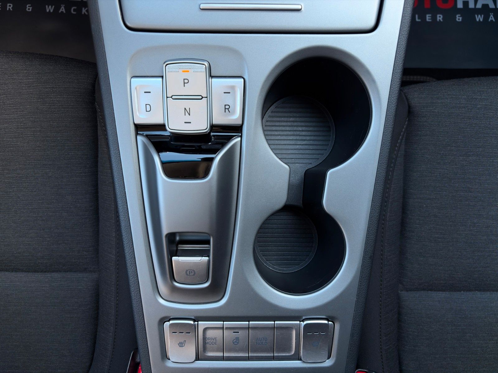 Fahrzeugabbildung Hyundai KONA E Select SHZ LHZ ACC LKA LFA Navi CarPlay