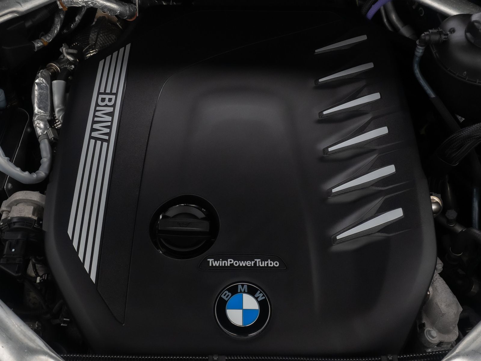 Fahrzeugabbildung BMW X5 xD40d M Sport Laser HUD DAB AHK Panorama Komf