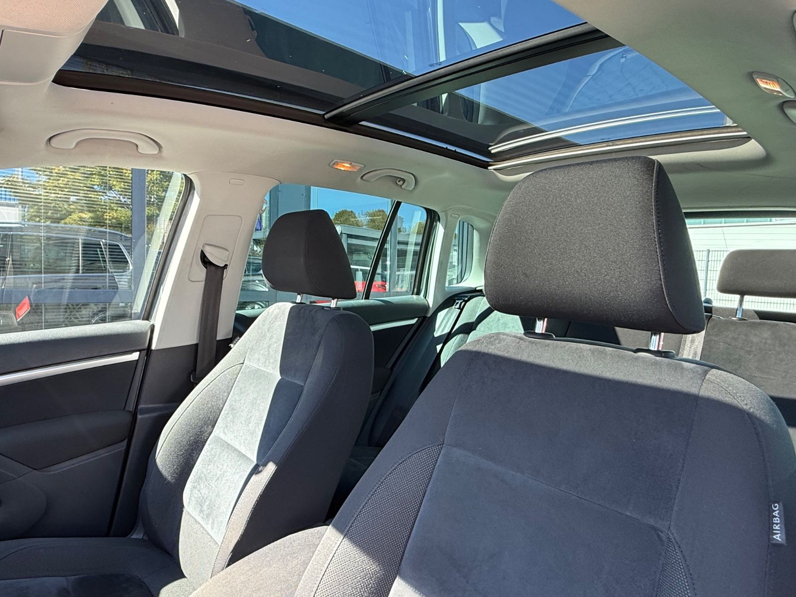 VW Tiguan Tiguan Sport & Style 2.0 TDI 4Motion*Panorama*, Ansicht 7