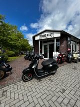 Vespa 300 GTS SUPER SPORT - VESPA GT