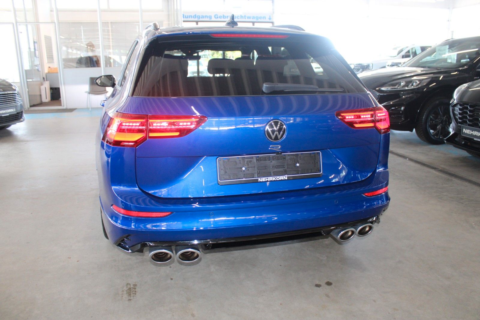 Fahrzeugabbildung Volkswagen Golf R DSG 4MOTION IQ Light Pano Performance Pak