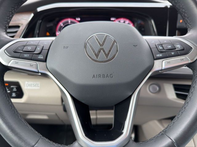 T7 Multivan 2.0 TDI DSG Style Bluetooth Navi LED