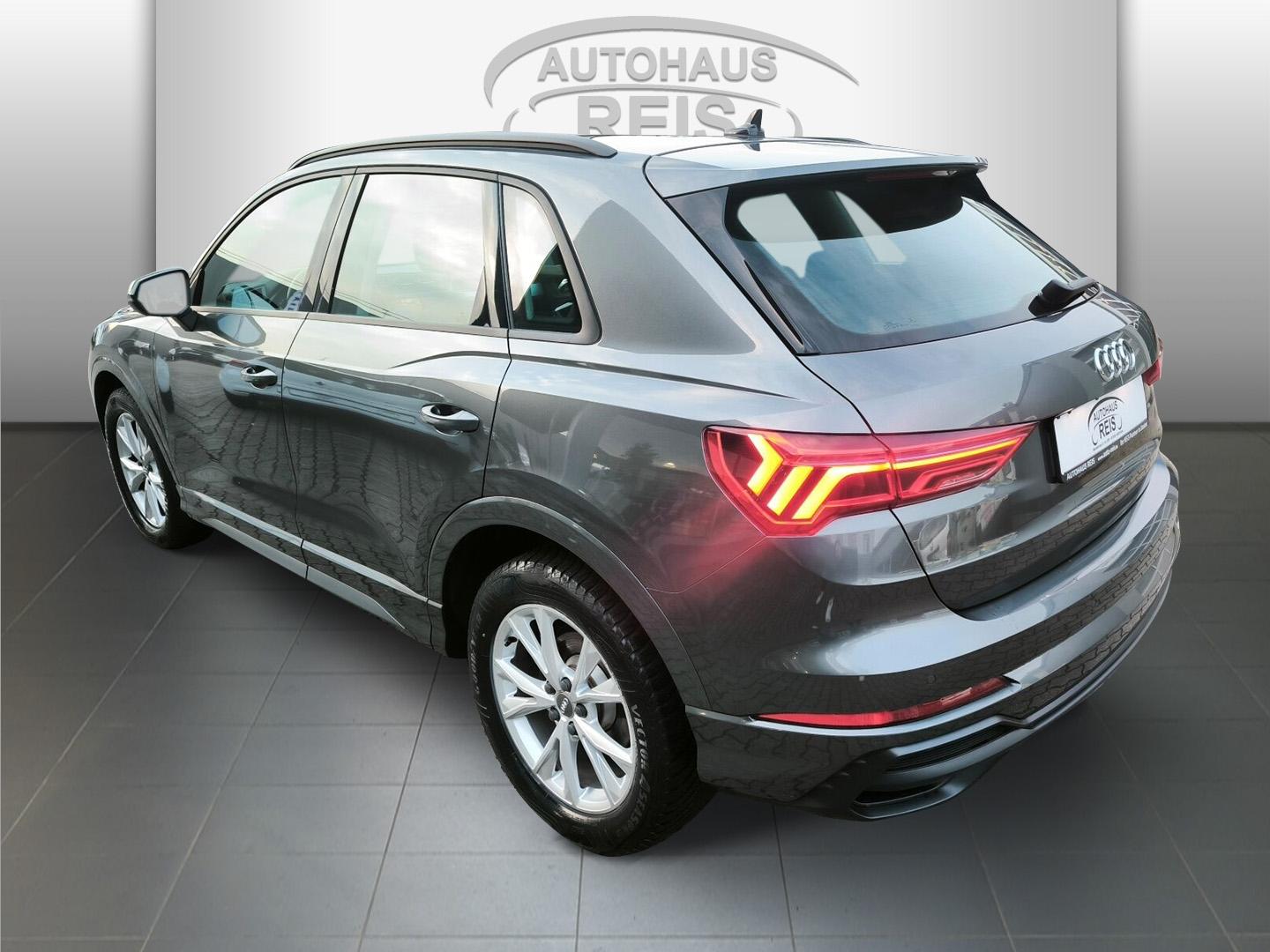 Audi Q3 35 TFSI S line S-TRONIC LED CONNECT ACC KAMER