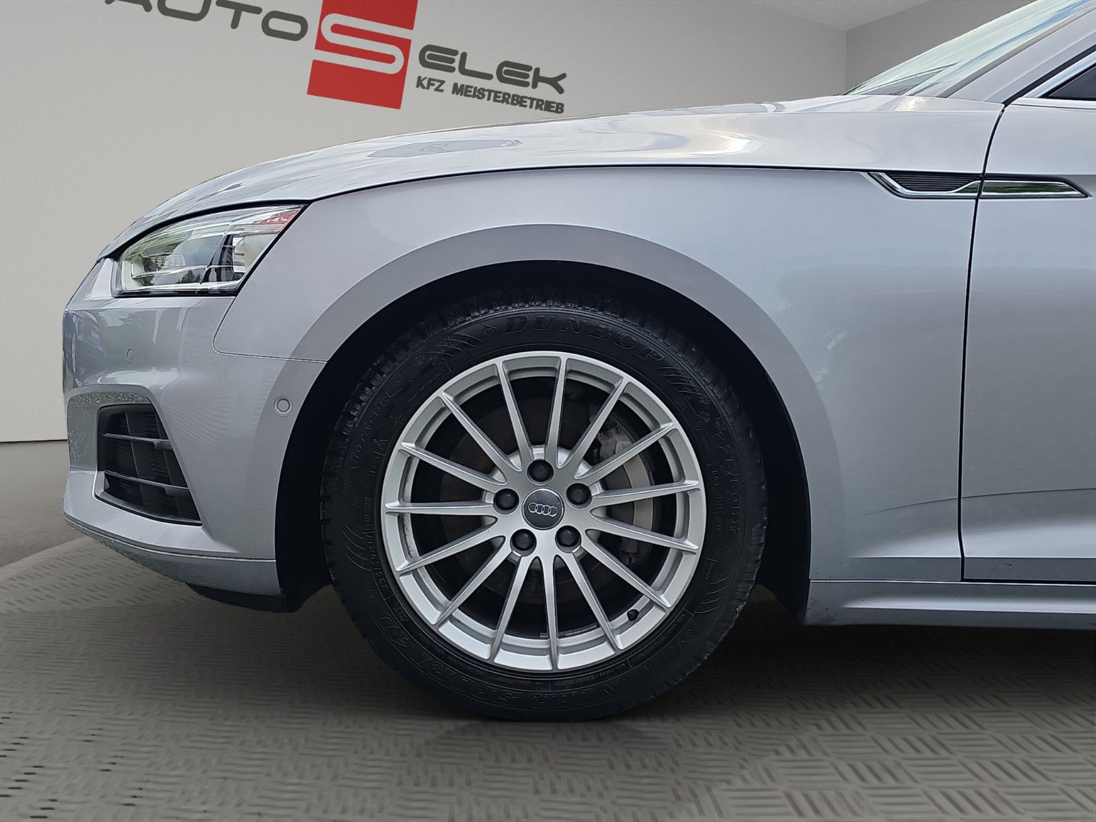 Fahrzeugabbildung Audi A5 Sportback basis NAVI PDC