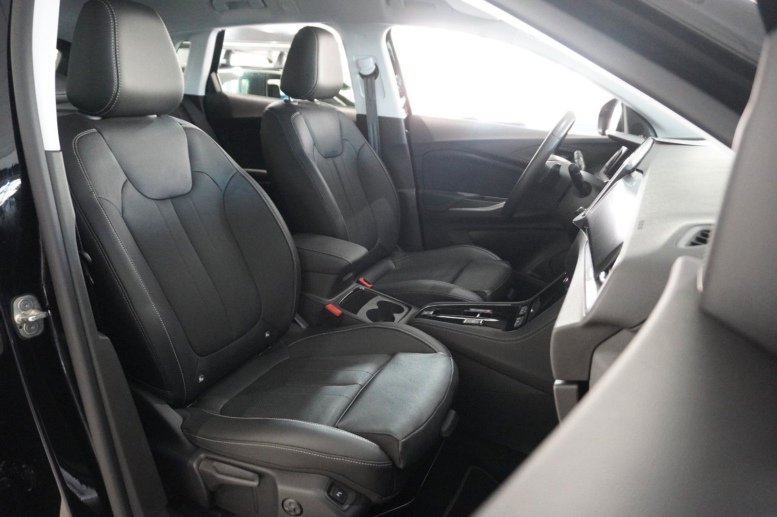 Fahrzeugabbildung Opel Grandland (X) 1.6T GSe HYBRID 4X4 NAVI/LED/SPORT