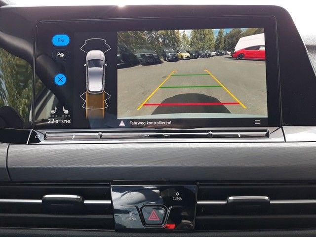 Fahrzeugabbildung Volkswagen Golf VIII 2.0TDI DSG Style NAVI+ACC+PARKLNK+AHK+