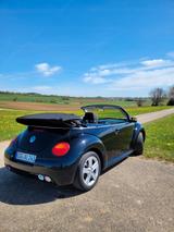 Volkswagen Beetle Cabrio schwarz  - Volkswagen Beetle aus 2003: Cabrio