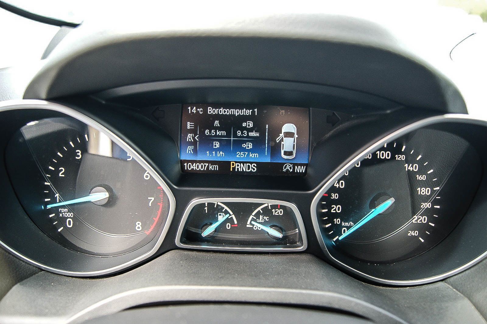 Fahrzeugabbildung Ford Kuga 1.5 Aut Titanium XENON NAVIGATION PDC 1HAND