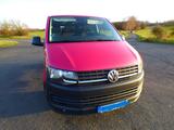 Volkswagen T6 Caravelle Trend - rote Volkswagen T6 Caravelle